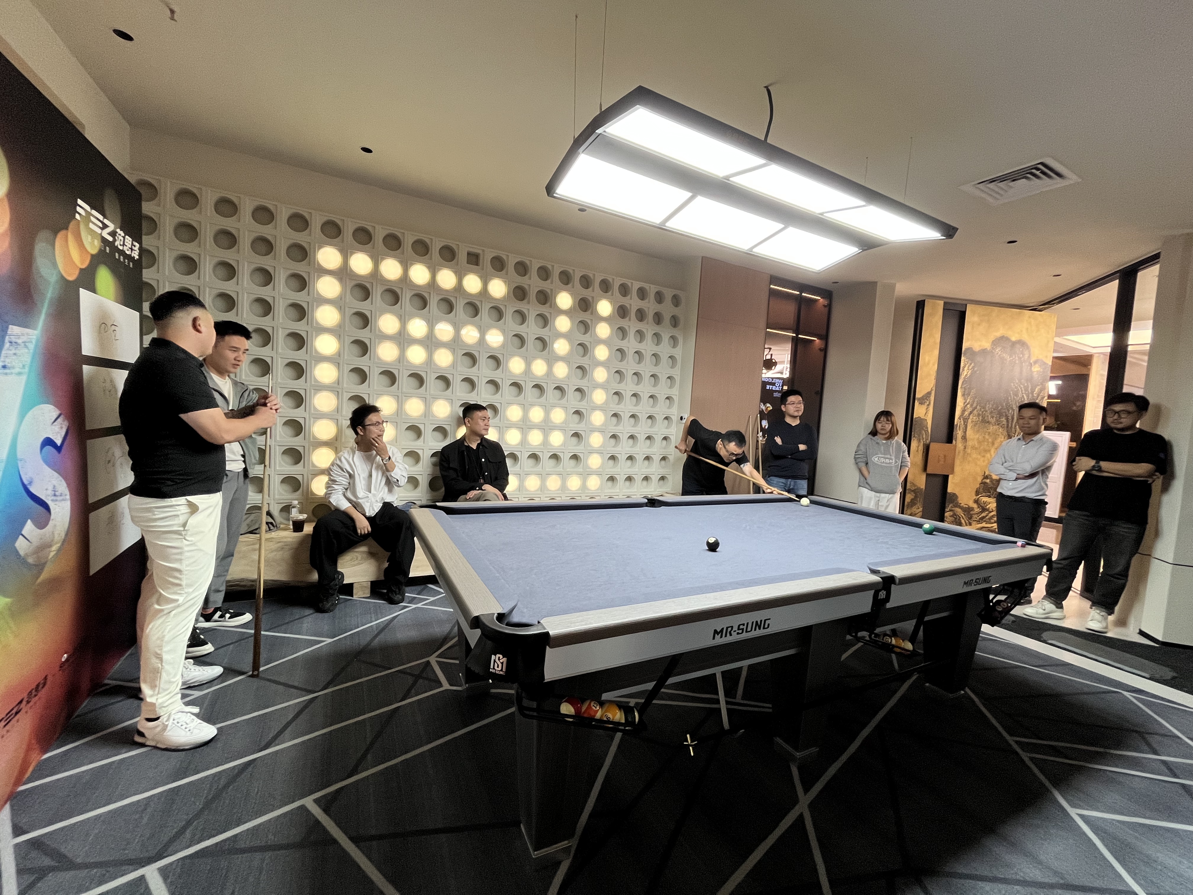 台球 (1).jpg